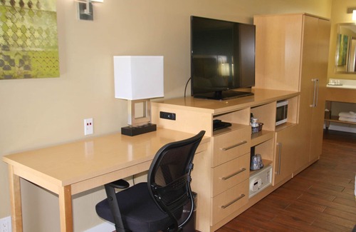 Goleta Hotel | Best Western Plus South Coast Inn