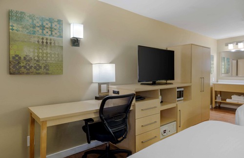 Goleta Hotel | Best Western Plus South Coast Inn