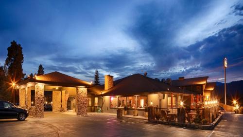 Mount Shasta Hotel | Best Western Plus Tree House