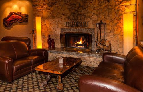 Mount Shasta Hotel | Best Western Plus Tree House