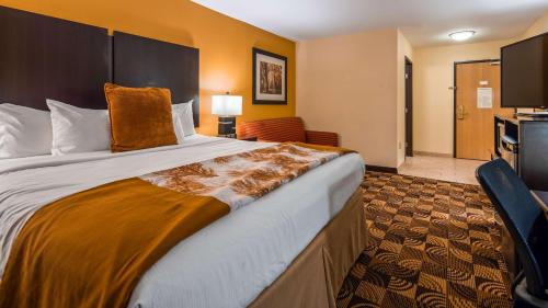 Harrison Hotel | Best Western Plus Whitewater Inn