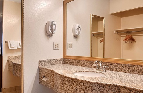 Central Sacramento Hotel | Best Western Sandman Hotel