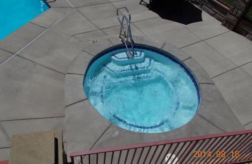 Zion National Park East Entrance Hotel | Best Western East Zion Thunderbird Lodge