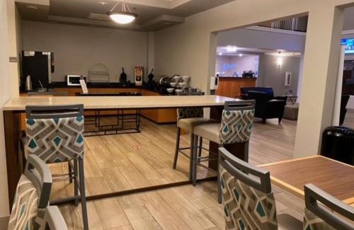 Danville Hotel | Best Western Windsor Inn and Suites