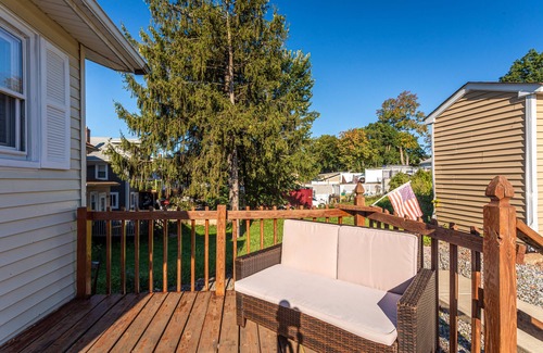 Hillside House | ⭐️Best XL House To Visit NYC-5BR+3Baths+Hot Tub+Parking 5 cars