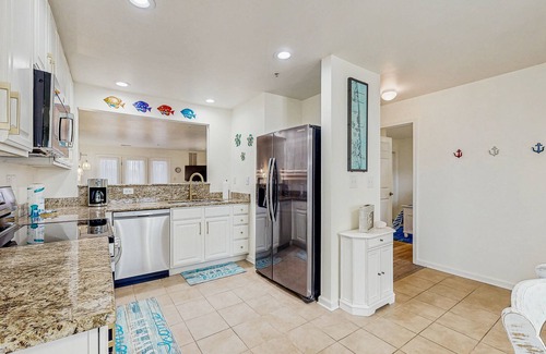 Ocean View Condo | Bethany Bay First-Floor Condo with Pool, Tennis Court, & on site golf