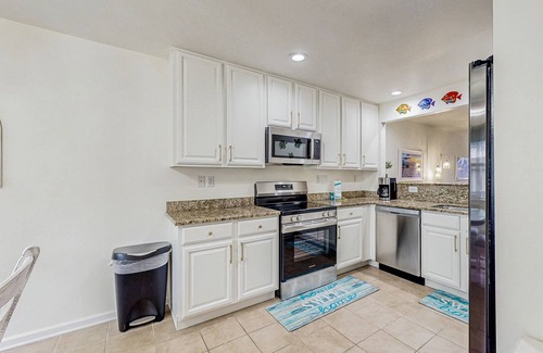 Ocean View Condo | Bethany Bay First-Floor Condo with Pool, Tennis Court, & on site golf