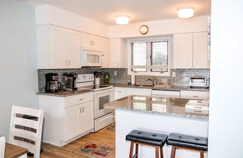 Bethany Beach Condo | Bethany Beach Sea Colony Resort Condo w/Lake Views.