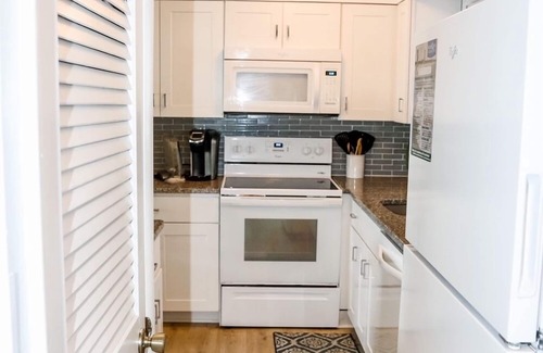 Bethany Beach Condo | Bethany Beach Sea Colony Resort Condo w/Lake Views.