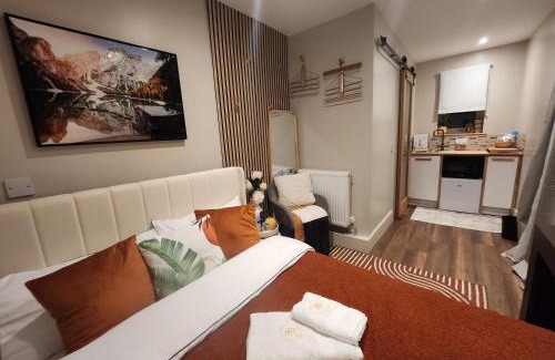 Stockton-on-Tees House | bethel guest Suite