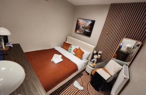 Stockton-on-Tees House | bethel guest Suite