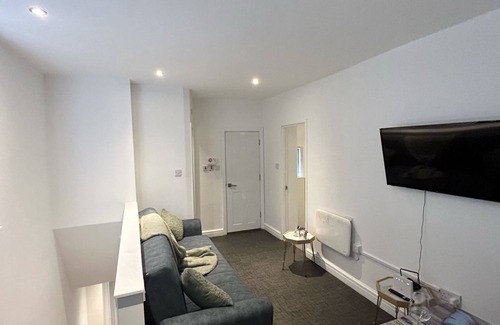 South Shore Apartment | Bethel Suite by Sasco Apartments