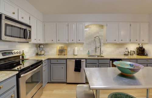 Bethesda House | Bethesda Townhome ~ 10 Mi to DC!