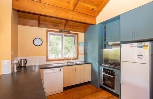 Point Lookout House | “Bethongabel” is a large home located only a minutes walk to Straddie Hotel.