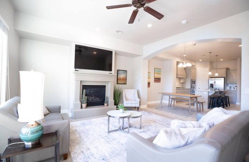 Washington House | Beths Place Near Sand Hollow and Zion NP
