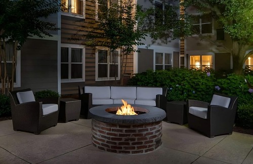 Fairfax Hotel | Better Choice for your Vacation! 3 Modern Units, Close to Stringfellow Park