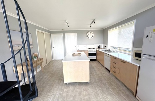 Surf Beach House | Betty on Bayview - Surf Beach