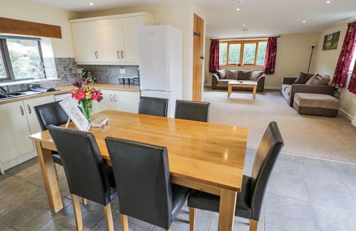 Acton Scott Cottage | BETTY'S BARN, pet friendly, with a garden in Eaton-Under-Heywood