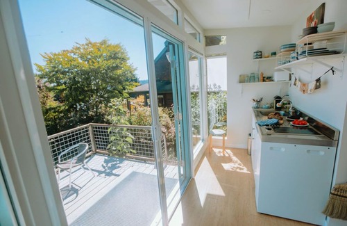 Vashon Island Apartment | Betty's Blue - A Room with a View