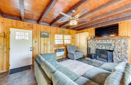 Running Springs House | Between Big Bear and Lake Arrowhead - Cabin with View!