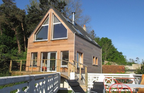 Digosville House | Between Earth and sea.