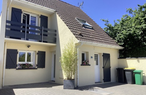 Buire-le-Sec House | Between land and sea