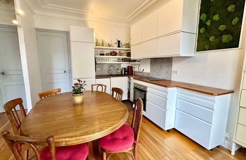 Val-de-Grace Apartment | Between Luxembourg garden and Mouffetard 4 rooms in a 19th century building