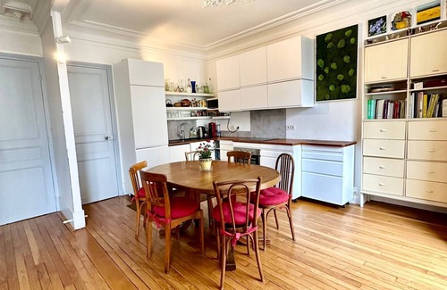 Val-de-Grace Apartment | Between Luxembourg garden and Mouffetard 4 rooms in a 19th century building