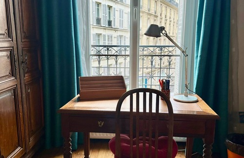 Val-de-Grace Apartment | Between Luxembourg garden and Mouffetard 4 rooms in a 19th century building