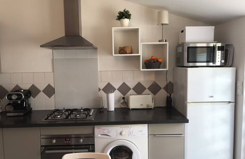 Evenos House | Between sea and countryside, charming self-catering cottage with garden, private spa and BBQ.