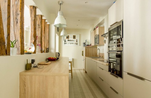 11th Arrondissement Apartment | Between the Beams, by Veeve