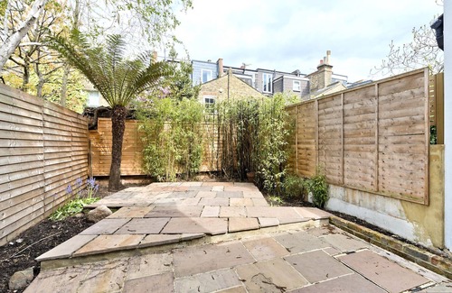 Northcote House | Between the Commons
