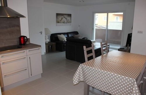 Gerardmer Apartment | Between the lake and town center, 75 m², enclosed parking, terrace, elevator, WIFI