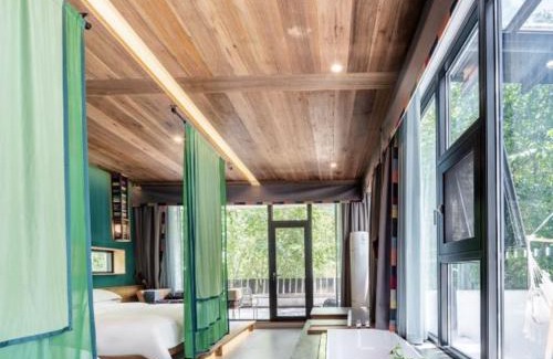 Jiuzhaigou Cabin | Between Trees and Streams