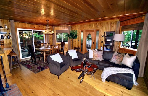 Idyllwild Cabin | Between Two Pines, Wellness Escape with Sauna, Hot Tub, Cold Plunge