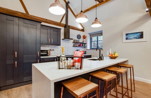 Mawddwy House | Beudy Erw'r March - Four Bedroom House, Sleeps 8