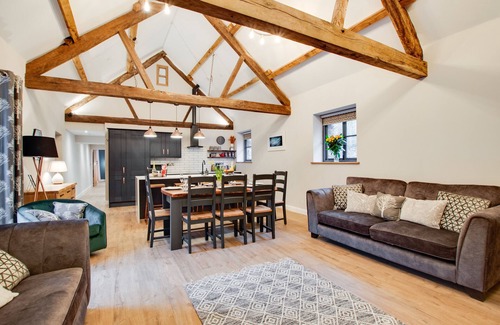 Mawddwy House | Beudy Erw'r March - Four Bedroom House, Sleeps 8