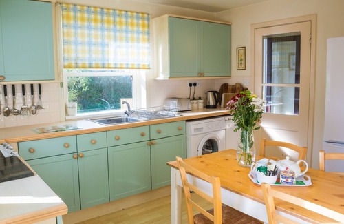 Haverfordwest Cottage | BEUDY GWYN COTTAGE. Pet Friendly. Large enclosed garden. Stunning Sea Views!