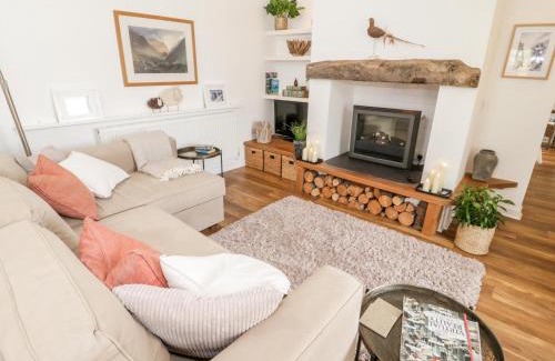 Penisarwaun House | Beudy Hywel