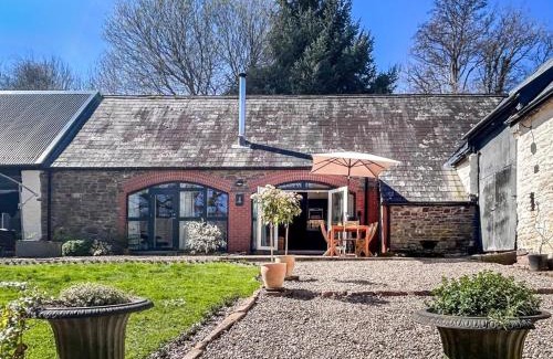 Llanfihangel Tal-y-llyn House | Beudyr Gamlas