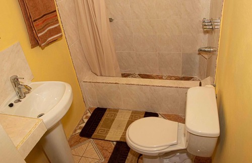 Rhyne Park Village House | Bev Rosevilla
