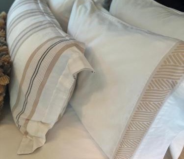 The Flats House | Beverly Hills Luxury Suite