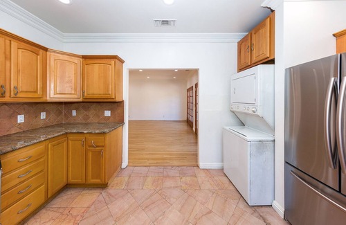 Carthay Circle House | Beverly Hills Serenity Estate