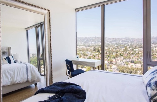 Carthay Circle Apartment | Beverly Hills – Ultra-Luxury with Stunning Views