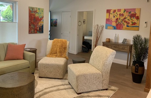 Okanagan-Similkameen House | Bevies Casa A Wine Getaway, Come explore the Deep South of the Okanagan
