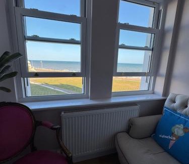 Bexhill-on-Sea Apartment | Bexhill Beach Apartment