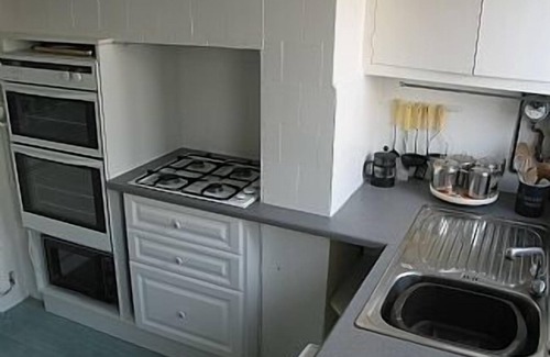 Bexhill-on-Sea Apartment | Bexhill-on-sea Seafront Holiday Apartment close to all local amenities