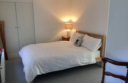 Bexhill-on-Sea Apartment | Bexhill Town Centre Flat - Less than 5 mins to the iconic De La Warr Pavillion.