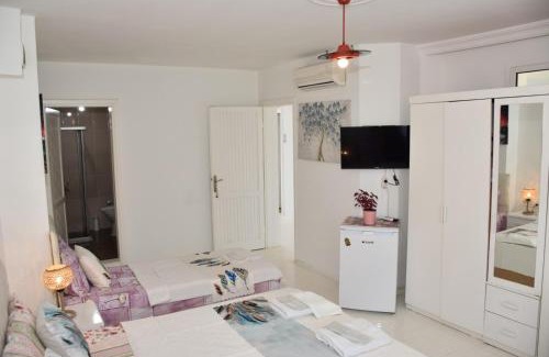 Tokoglu Bed & Breakfast | beyaz alaçatı