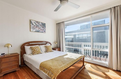 Aspendale House | Beyond the Blue - Beachfront Beauty on Your Doorstep